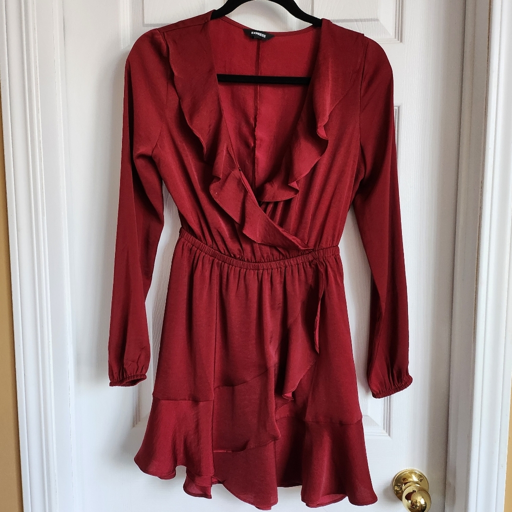 Express burgundy long sleeved dress in xs
